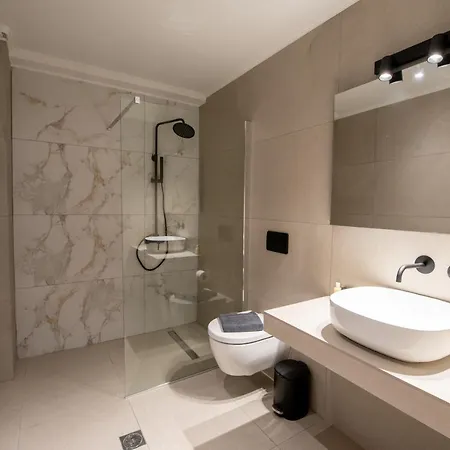 公寓 Ennea Suites-flame Flámbouras
